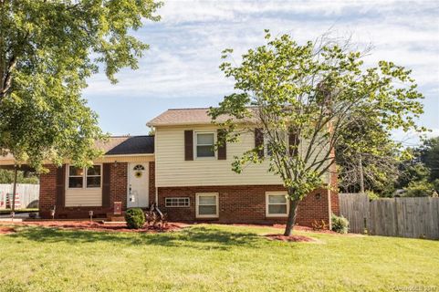 107 Pineview Court