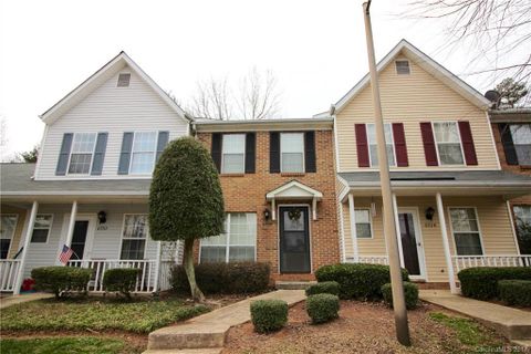6330 Windsor Gate Lane sold home in Windsor Grove Homes, Charlotte, NC
