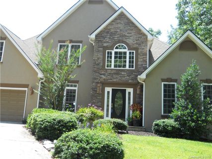 18 Secretariat Drive sold home in Belmont Heights, Hendersonville, NC
