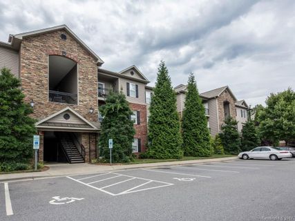 225 Appeldoorn Circle