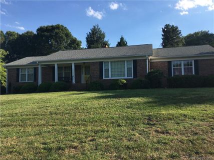 1602 Lakeview Drive