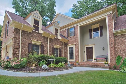 Previously sold for $285,000