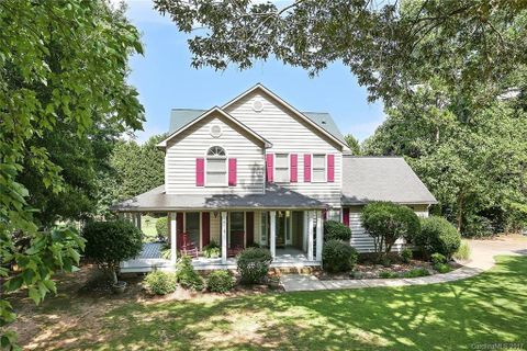 101 Deerfield Circle