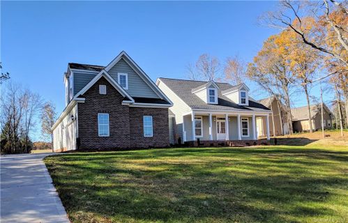 211 Carolina Crossing Drive