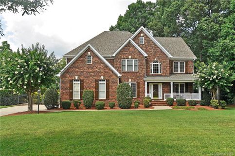 106 Huntfield Way