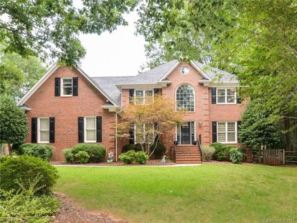 1128 Maremont Court sold home in Providence Woods South, Matthews, NC