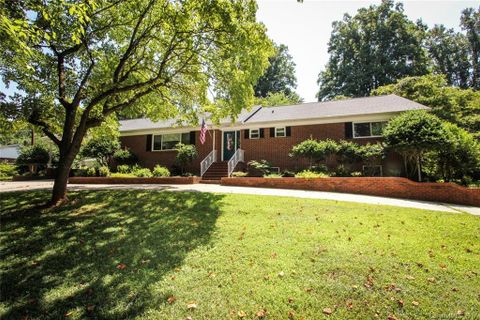 233 Oakland Circle
