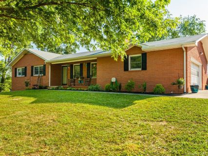 4 Knollridge Road