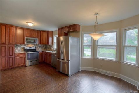 4400 Bainview Drive