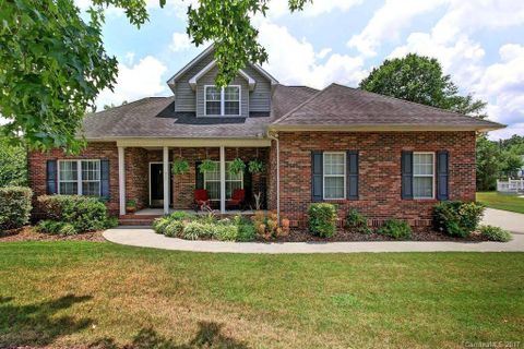 902 Stonewyck Drive