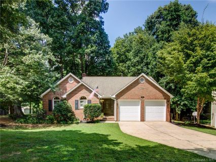 6921 Loretta Place