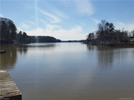 395 Capistrano Shores Boulevard sold home in High Rock Lake, Lexington, NC
