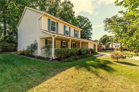 6816 Idlewild Brook Lane
