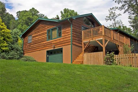 790 Country Club Drive sold home in Springdale Country Club, Canton, NC