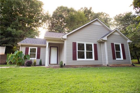 221 Auten Circle