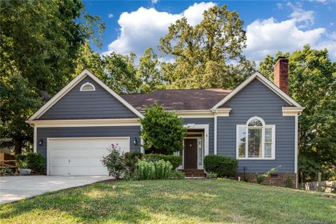 2133 Highland View Lane