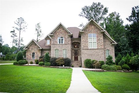 213 Cowboys Circle