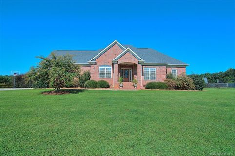 5312 Meadowland Parkway