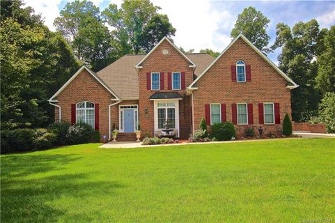 129 Golden Oak Drive