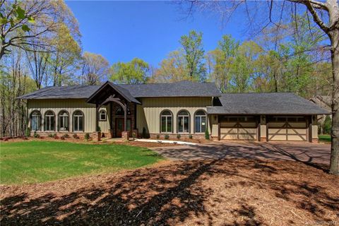8744 Hardin Court