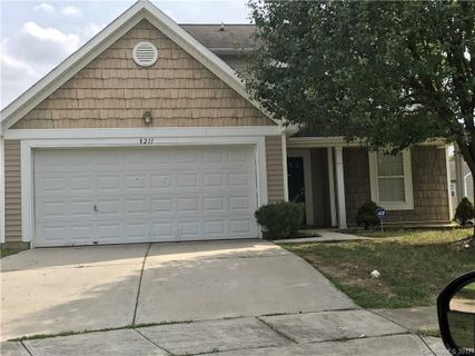 8211 Holly Tree Lane sold home in Avery Glen, Charlotte, NC