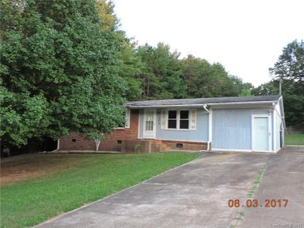 1209 Bridgewood Lane