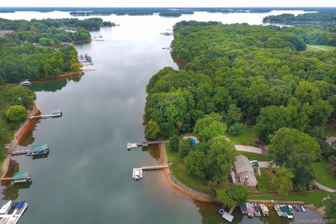 1997 Hickory Cove Lane sold home in Hickory Hills, Denver, NC