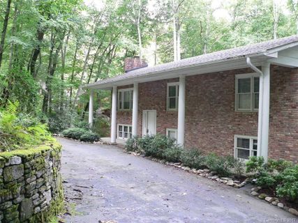 9 Ravenwood Lane sold home in Ravenwood Forest, Horse Shoe, NC