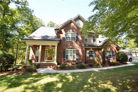 2811 Vidalia Court