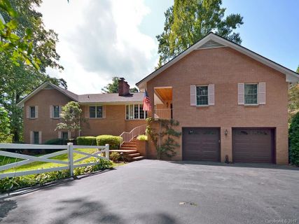 12 W Fairway Drive
