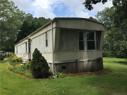 405 Doliver Drive sold home in The Meadows, Horse Shoe, NC