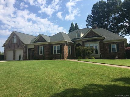2205 James Way
