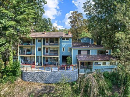 16 Lake Drive