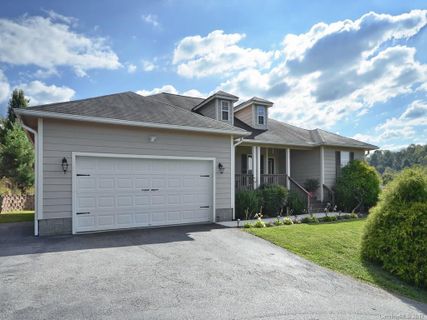101 Crestview Street sold home in Hayfields, Canton, NC