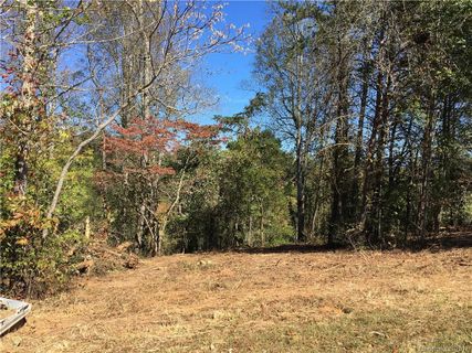 22 Ibbie Roberts Road sold home in Maplewood Village, Alexander, NC
