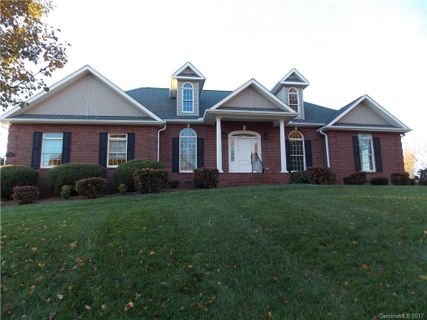 2421 Falcon Lane