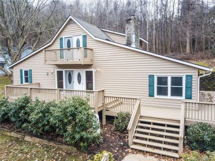 445 Apple Tree Court