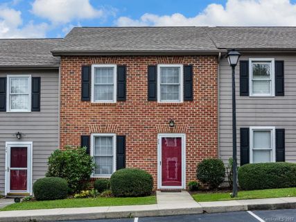 25 Sleepy Hollow Lane