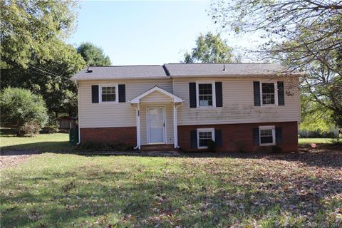 134 Wallace Street sold home in Allenwood, Boonville, NC