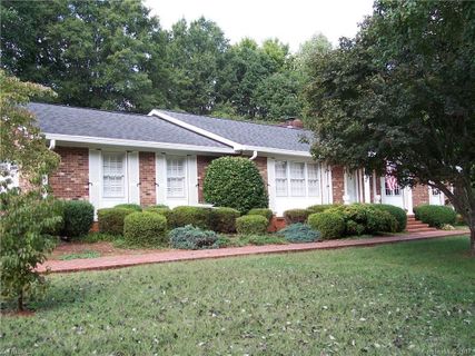 195 Random Road sold home in Southwood Acres, Mocksville, NC
