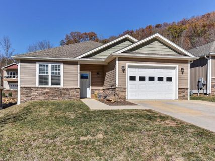 5 Bee Tree Village Parkway A