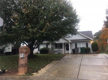 6731 Vernedale Glen Drive sold home in Lauren Park, Charlotte, NC