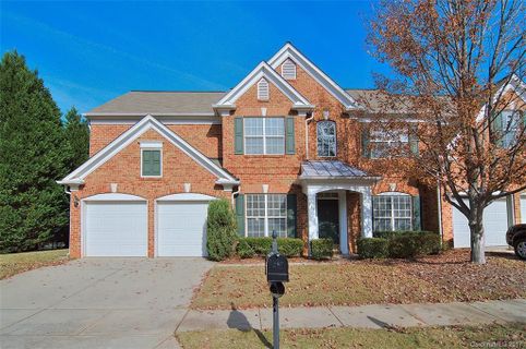 438 Eberle Way