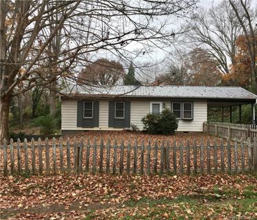 6 Lee Avenue