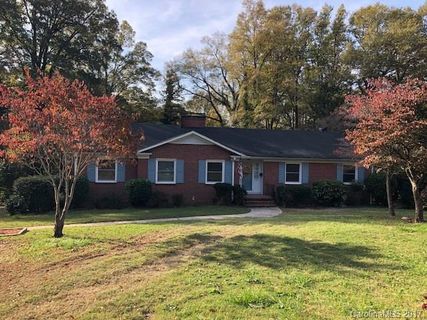 1048 Paramount Circle