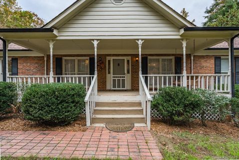 1584 Old Tara Lane