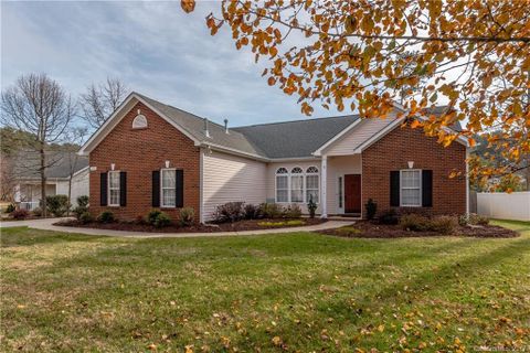 11718 Brightpine Lane sold home in Hambright Woods, Huntersville, NC