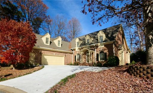 7611 Dunsmuir Court