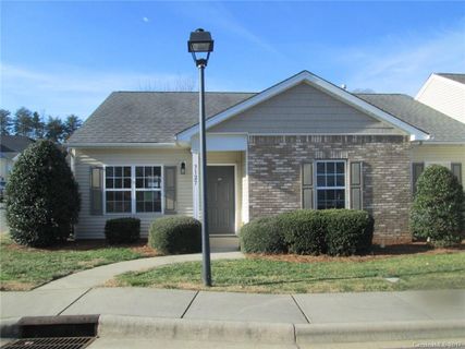 3127 Village Glen Lane