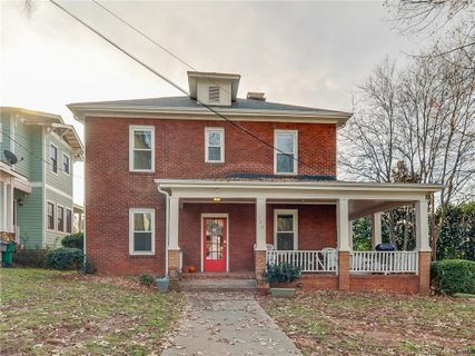 700 Sunnyside Avenue